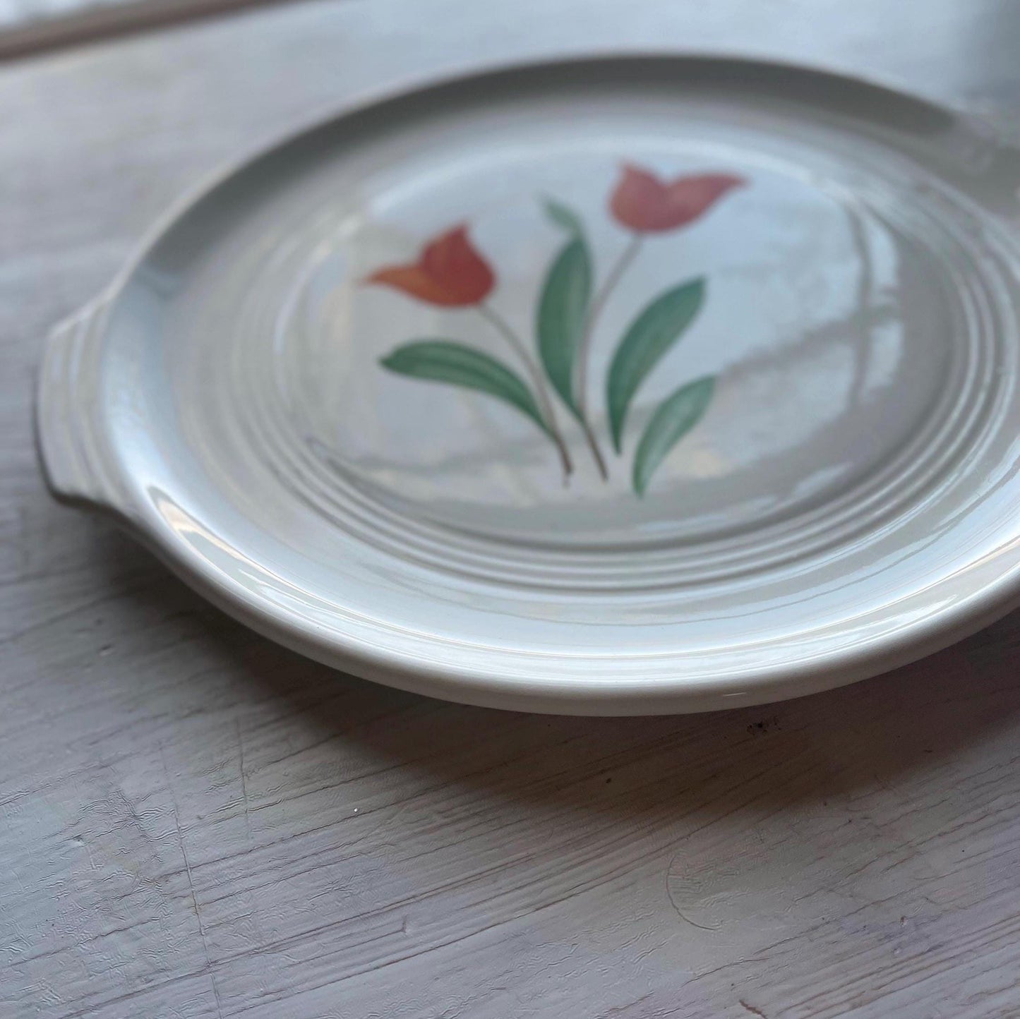 1940s Knowles Utility Ware Tulip Cake Plate – Classic Mid-Century Serveware - Hand Painted Cake Plate - Vintage Serving Platter