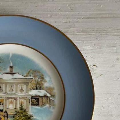 Avon 1977 Christmas Plate | Christmas Plate | Vintage Christmas Dishes | Christmas Plates | Avon Christmas Collector Plate | Collector Plate
