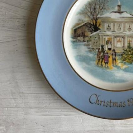 Avon 1977 Christmas Plate | Christmas Plate | Vintage Christmas Dishes | Christmas Plates | Avon Christmas Collector Plate | Collector Plate