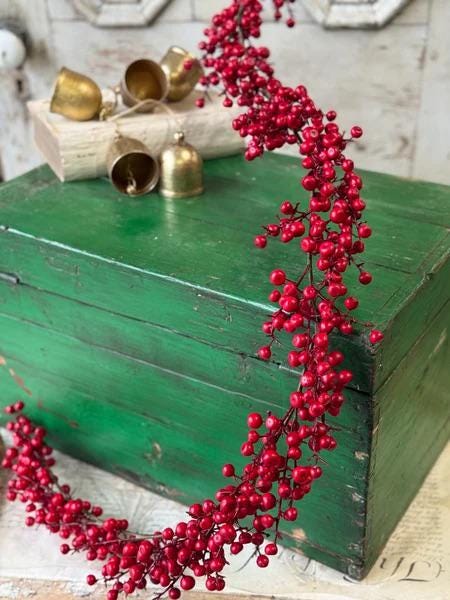 FauxRed Berry Garland - 6 Foot Christmas Garland
