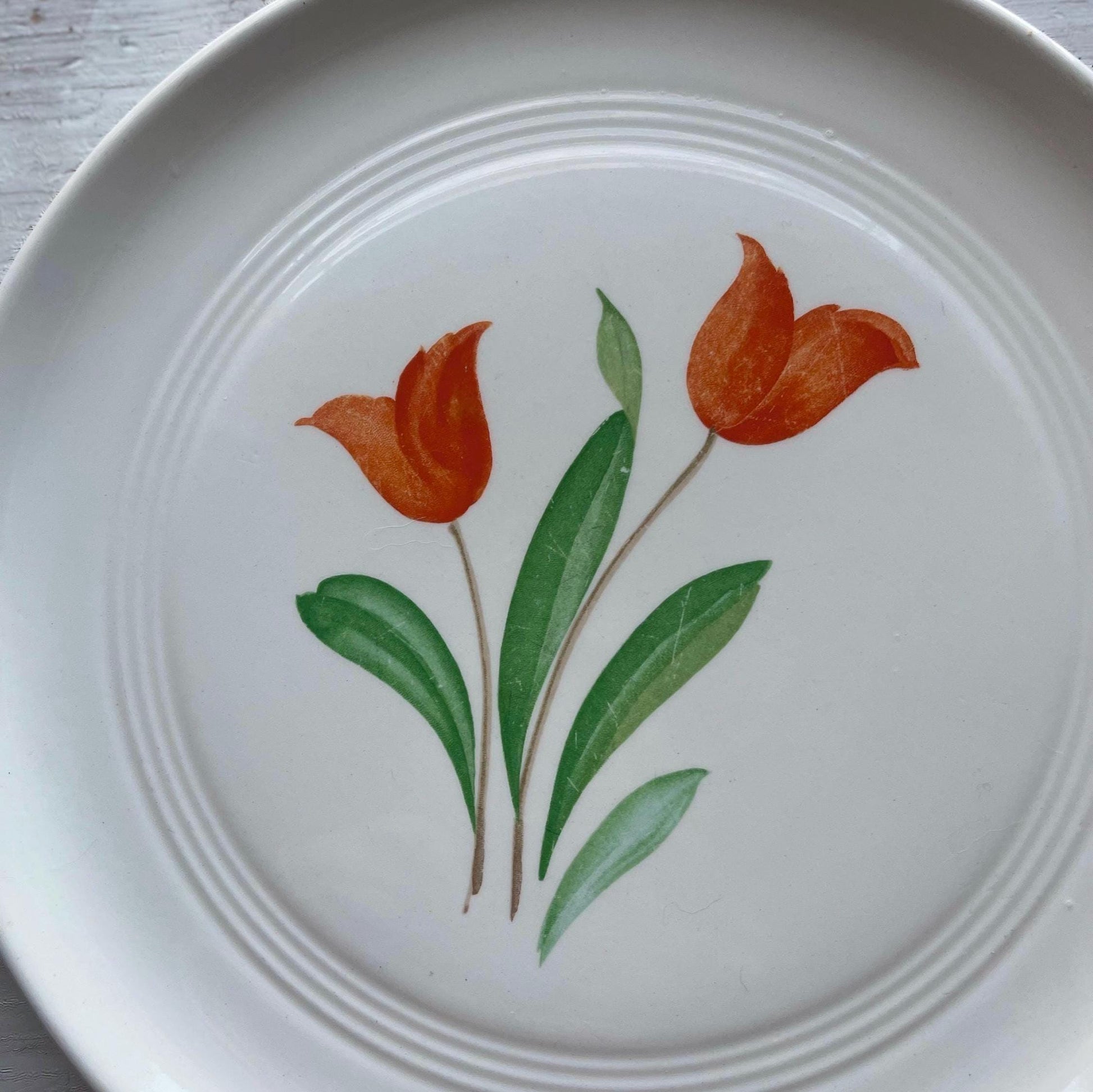 1940s Knowles Utility Ware Tulip Cake Plate – Classic Mid-Century Serveware - Hand Painted Cake Plate - Vintage Serving Platter