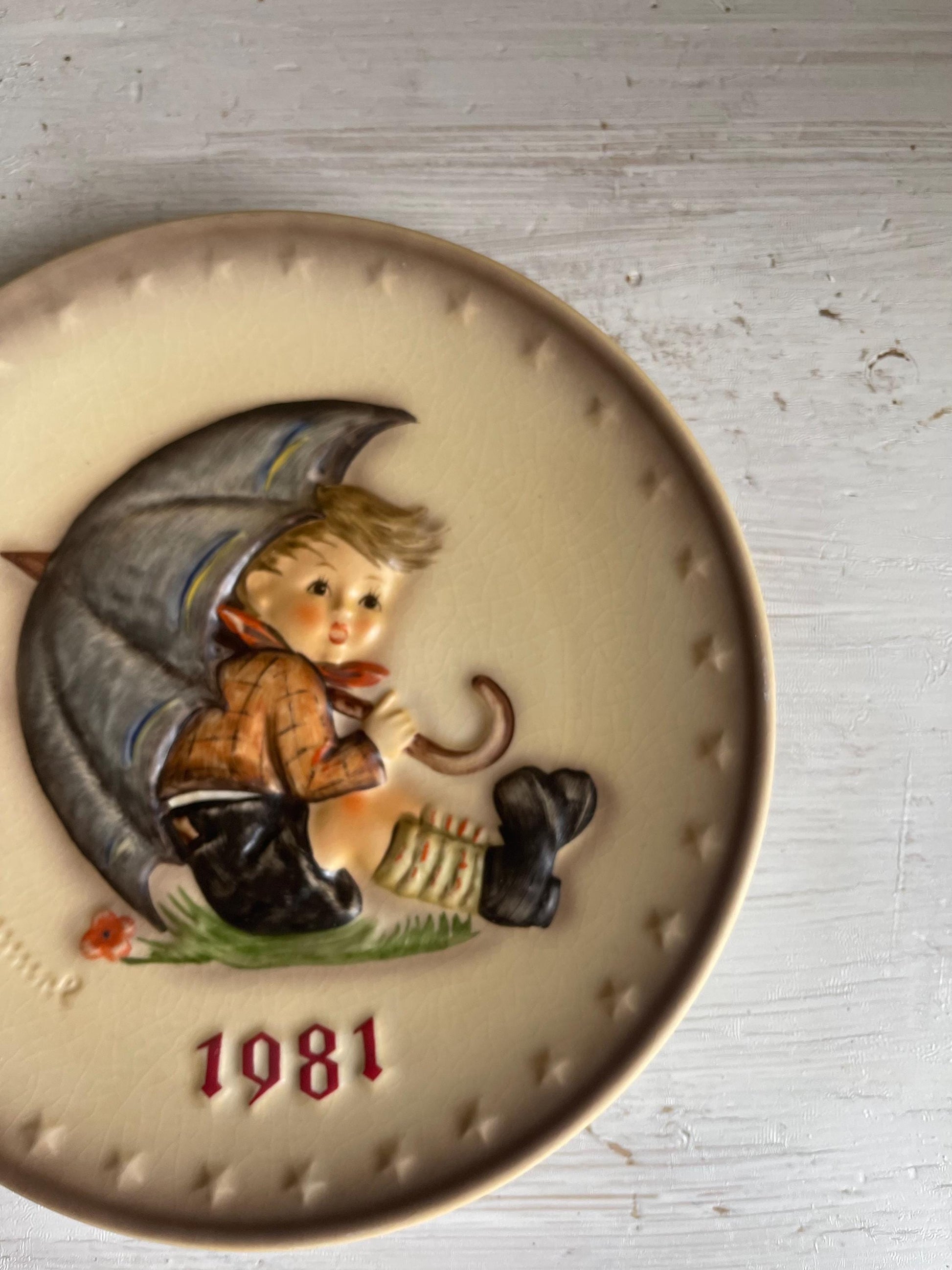 Vintage 1981 Hummel Annual Collector Plate - “Umbrella Boy” - Hummel Annual Plate - Vintage Hummel