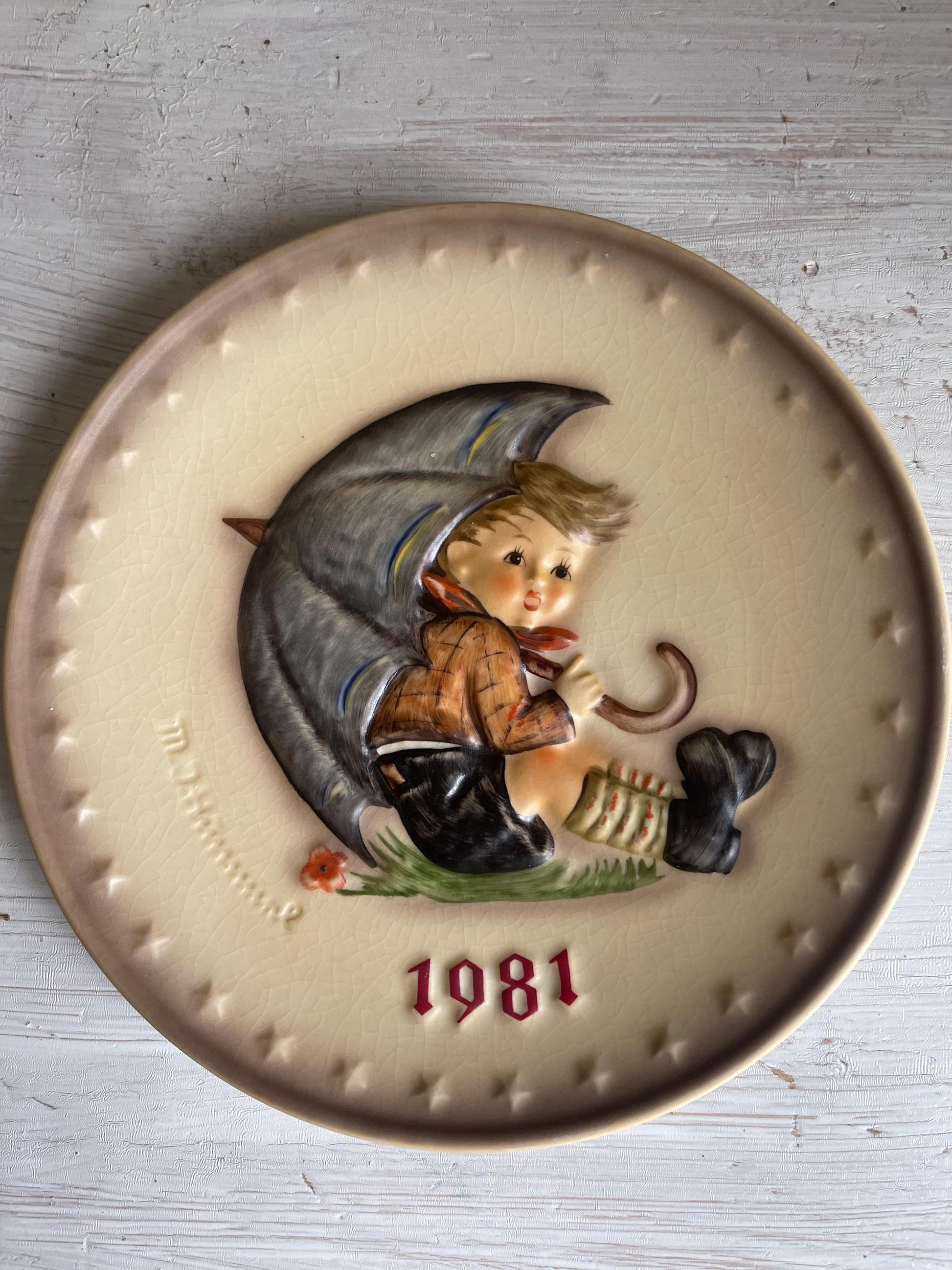 Vintage 1981 Hummel Annual Collector Plate - “Umbrella Boy” - Hummel Annual Plate - Vintage Hummel