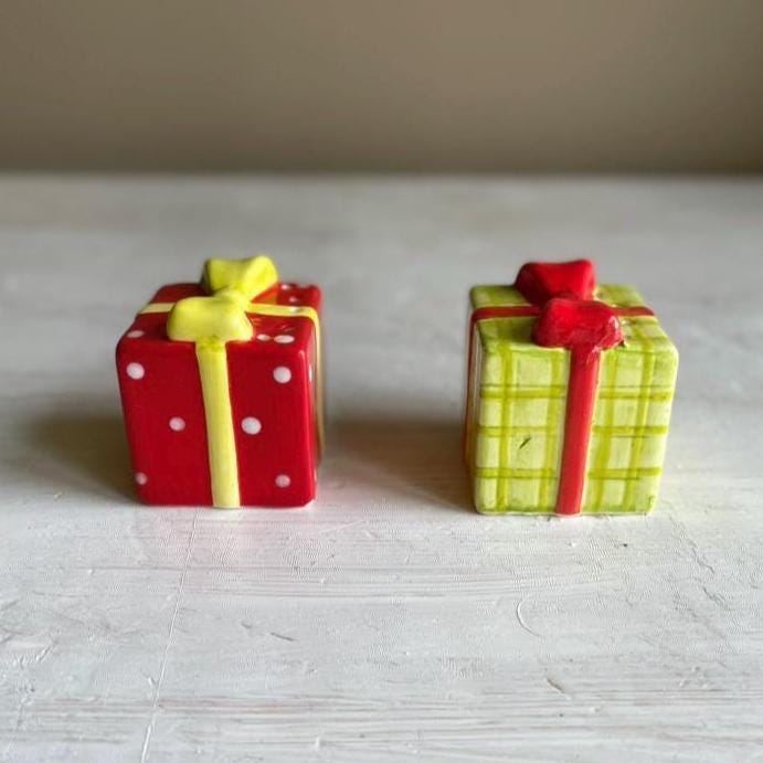 Vintage Christmas Gift Box Salt Pepper Shakers | Vintage Christmas | Christmas Salt Pepper Shaker Set | Holiday Gift Shaker Set