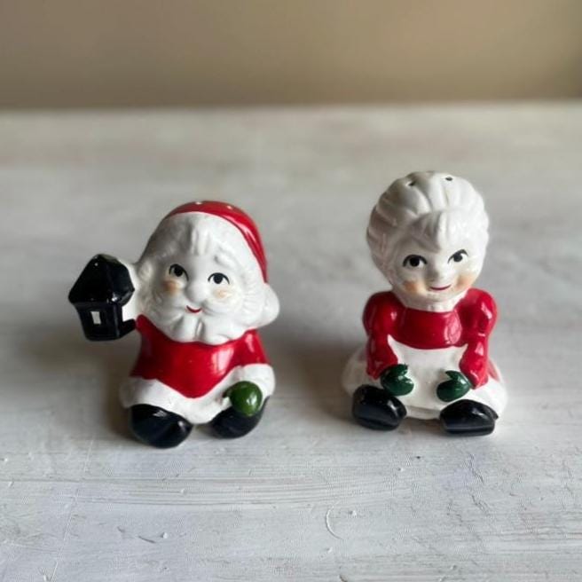 Vintage Santa & Mrs Claus Sitting Salt and Pepper Shakers | Christmas Salt and Pepper Shaker