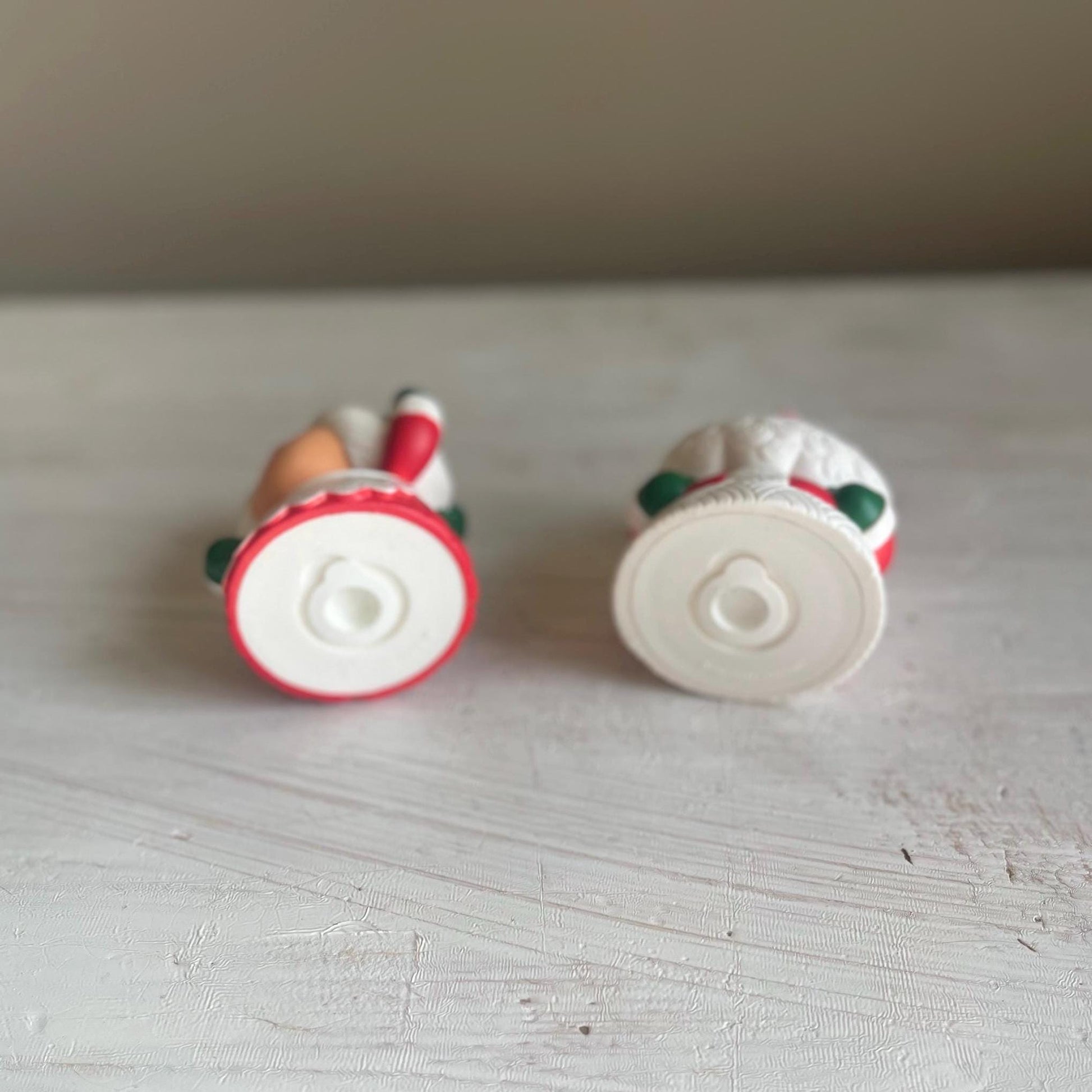 Vintage Hallmark Santa & Mrs Claus Salt and Pepper Shakers | Christmas Salt and Pepper Shaker | Hallmark Christmas