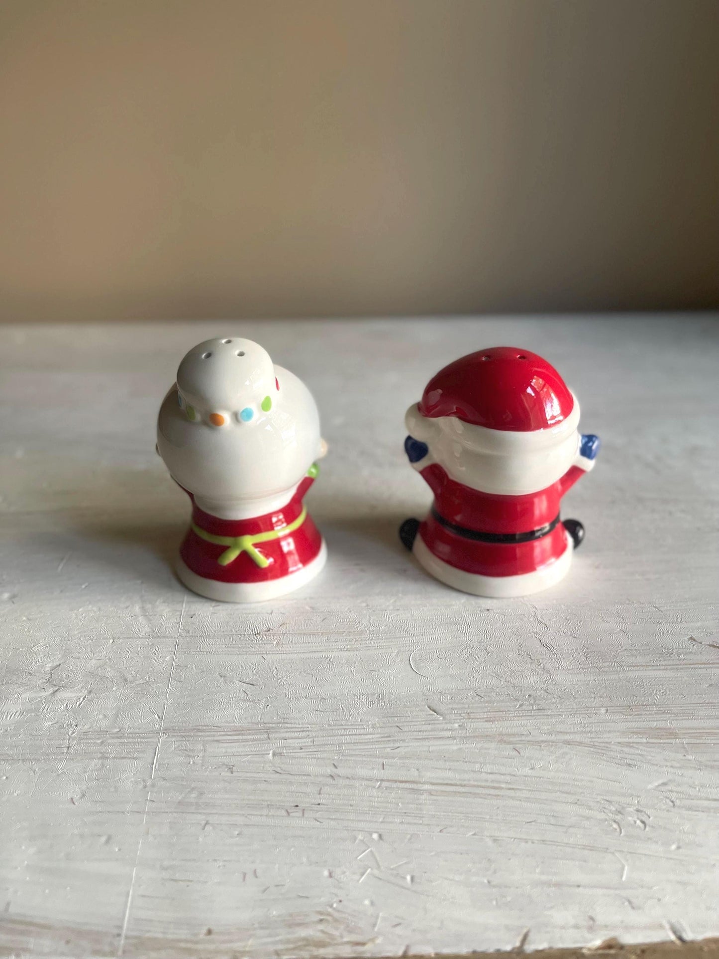 Vintage Santa & Mrs. Claus Salt and Pepper Shakers: Christmas Kitchen Decor
