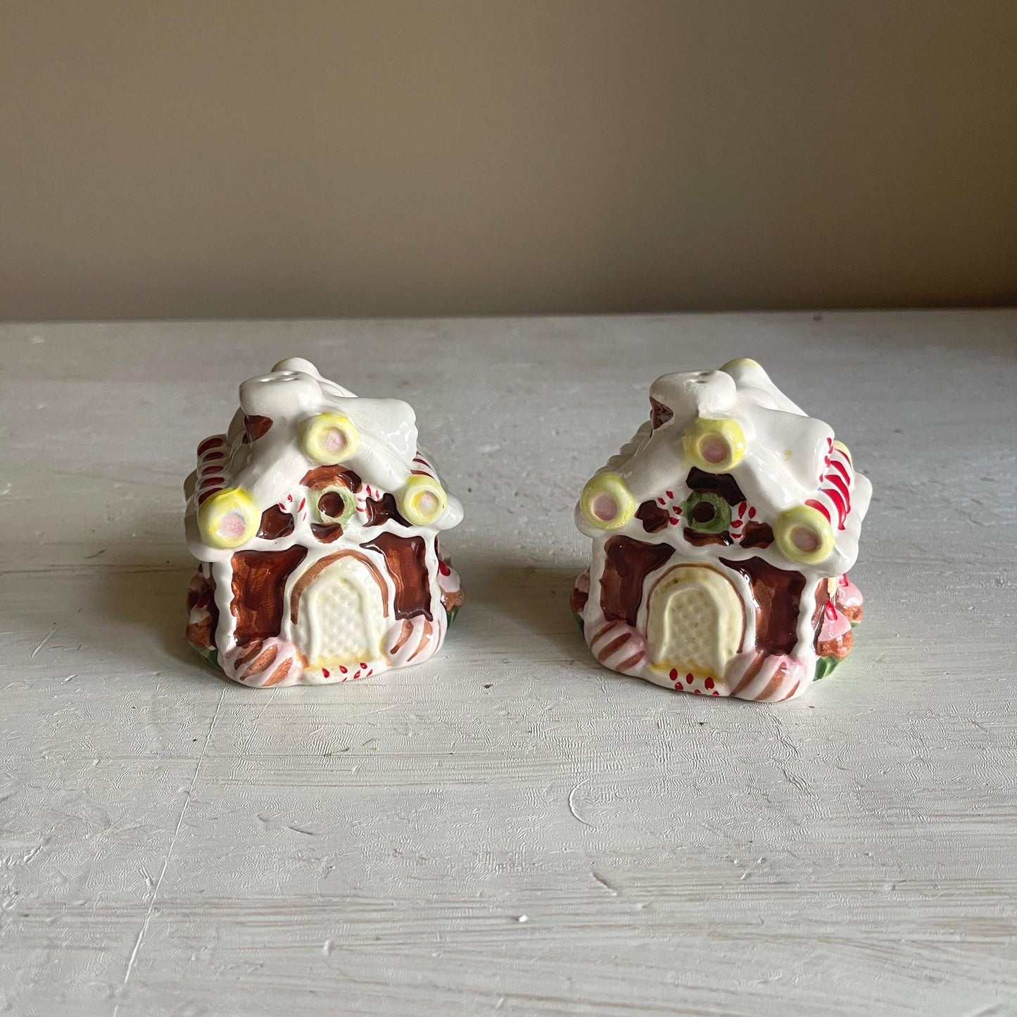 Vintage Gingerbread House Salt & Pepper Shakers | Christmas Salt and Pepper Set | Vintage Christmas | Gingerbread House Decor