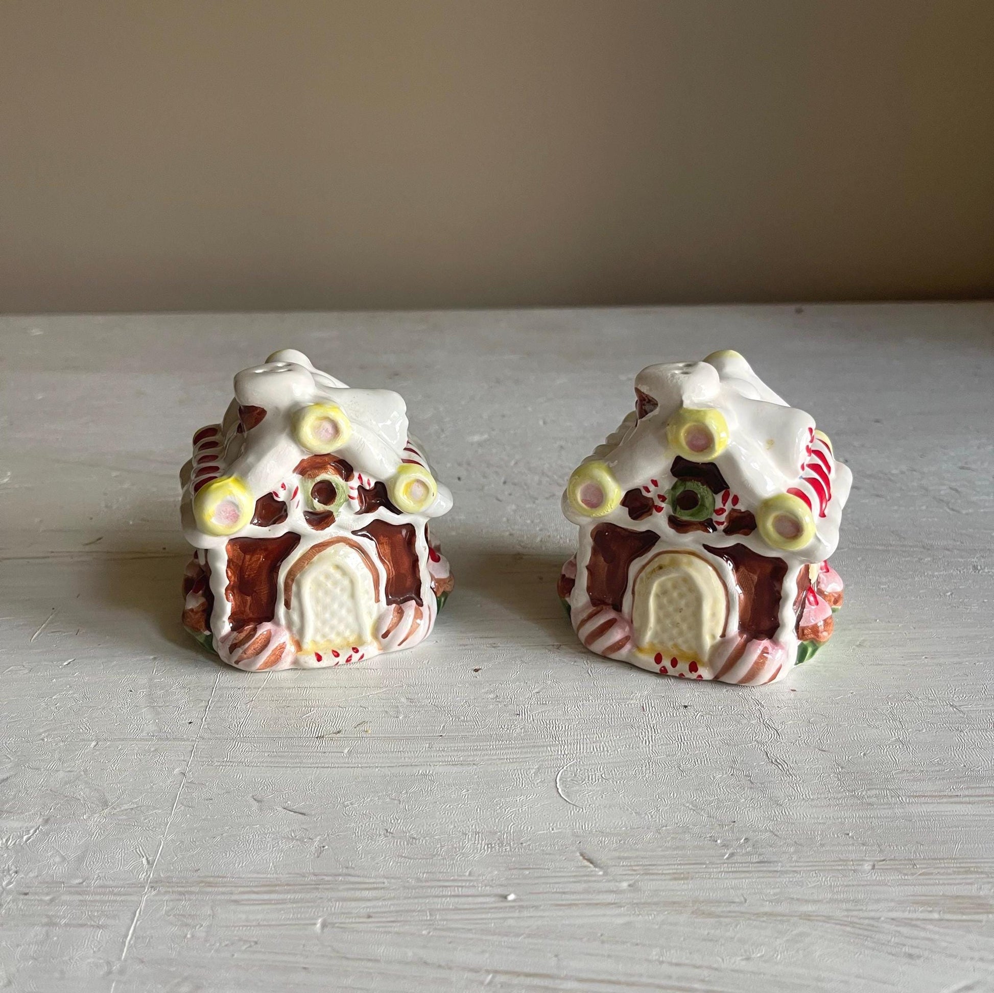 Vintage Gingerbread House Salt & Pepper Shakers | Christmas Salt and Pepper Set | Vintage Christmas | Gingerbread House Decor