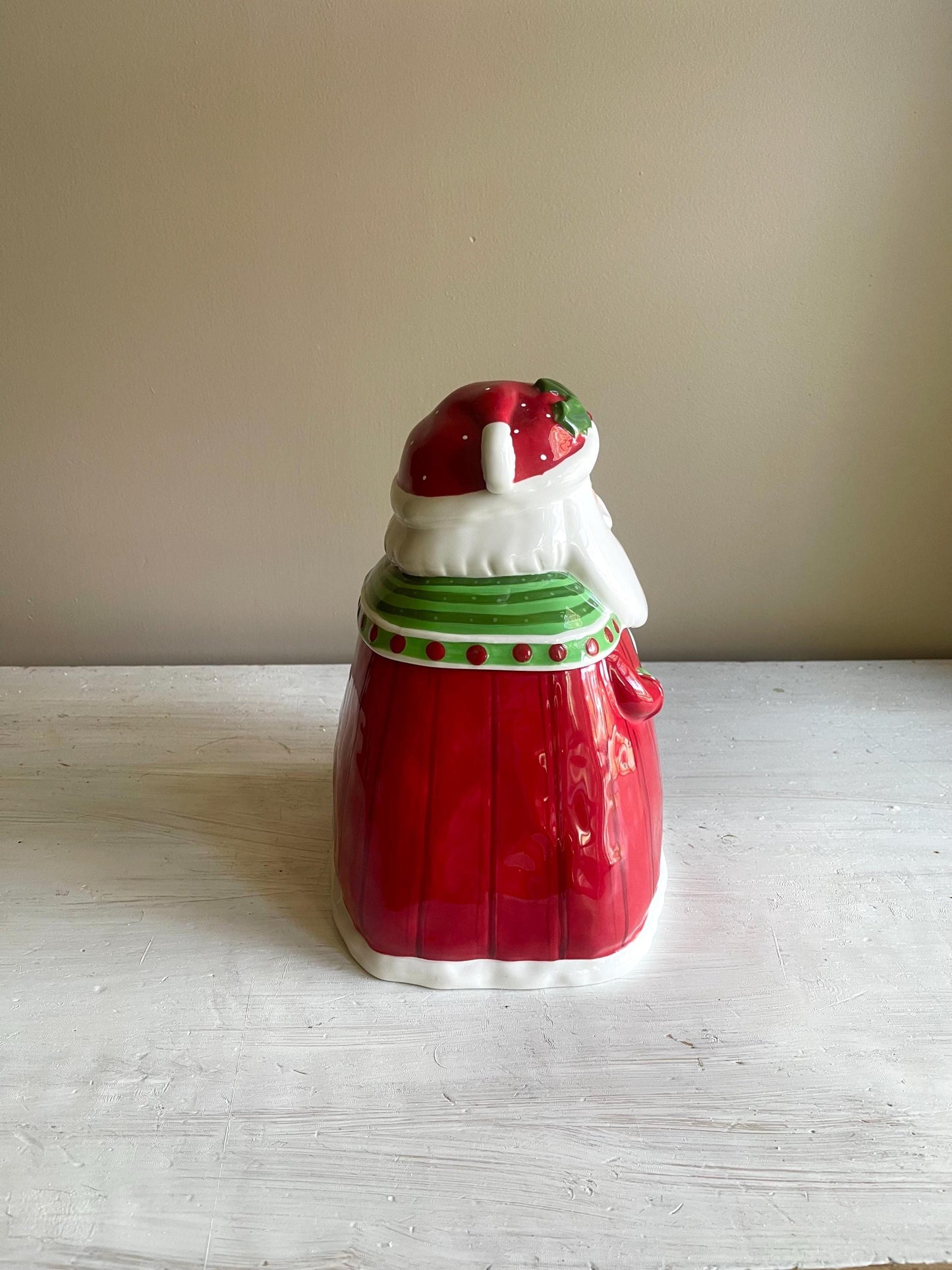 Vintage Santa Claus Cookie Jar: Christmas Kitchen Decor