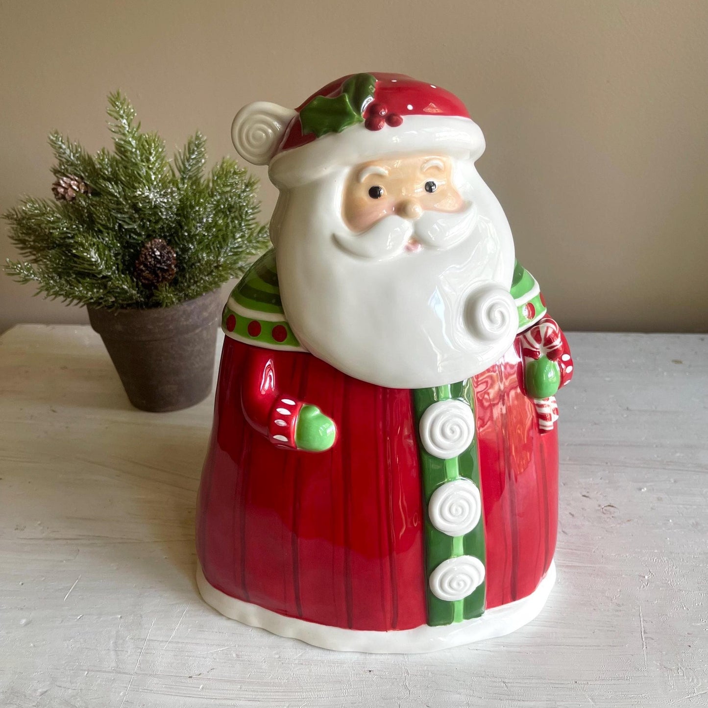 Vintage Santa Claus Cookie Jar: Christmas Kitchen Decor