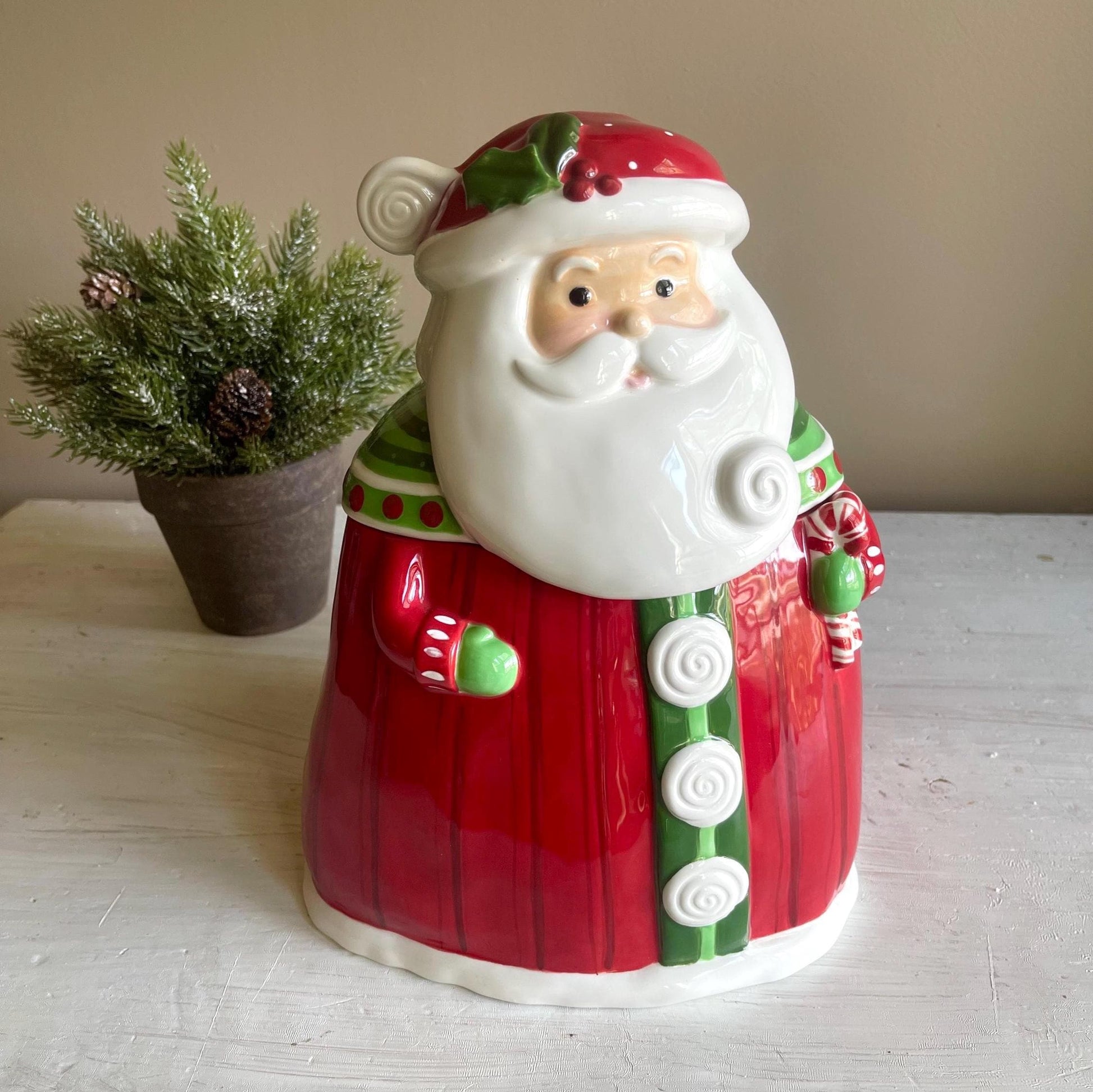 Vintage Santa Claus Cookie Jar: Christmas Kitchen Decor