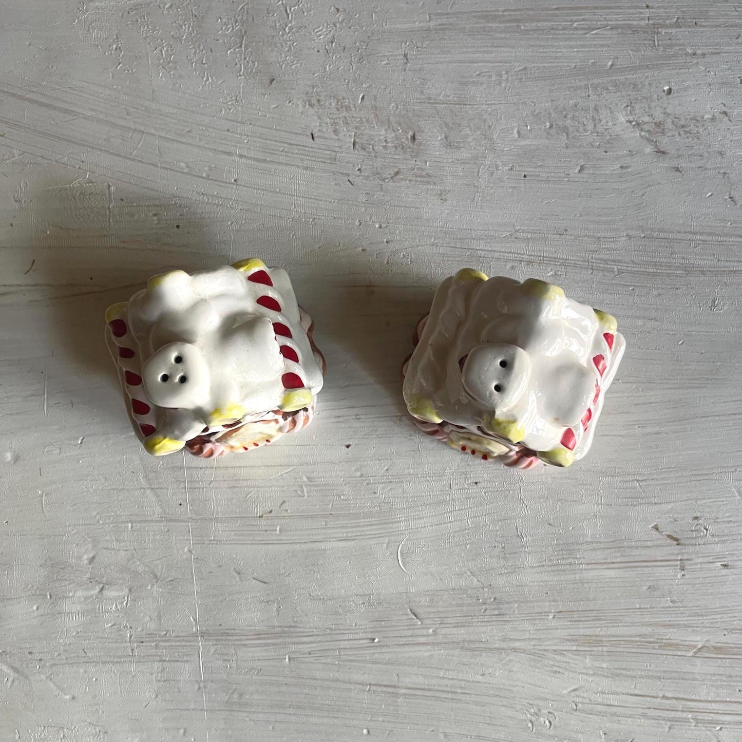 Vintage Gingerbread House Salt & Pepper Shakers | Christmas Salt and Pepper Set | Vintage Christmas | Gingerbread House Decor