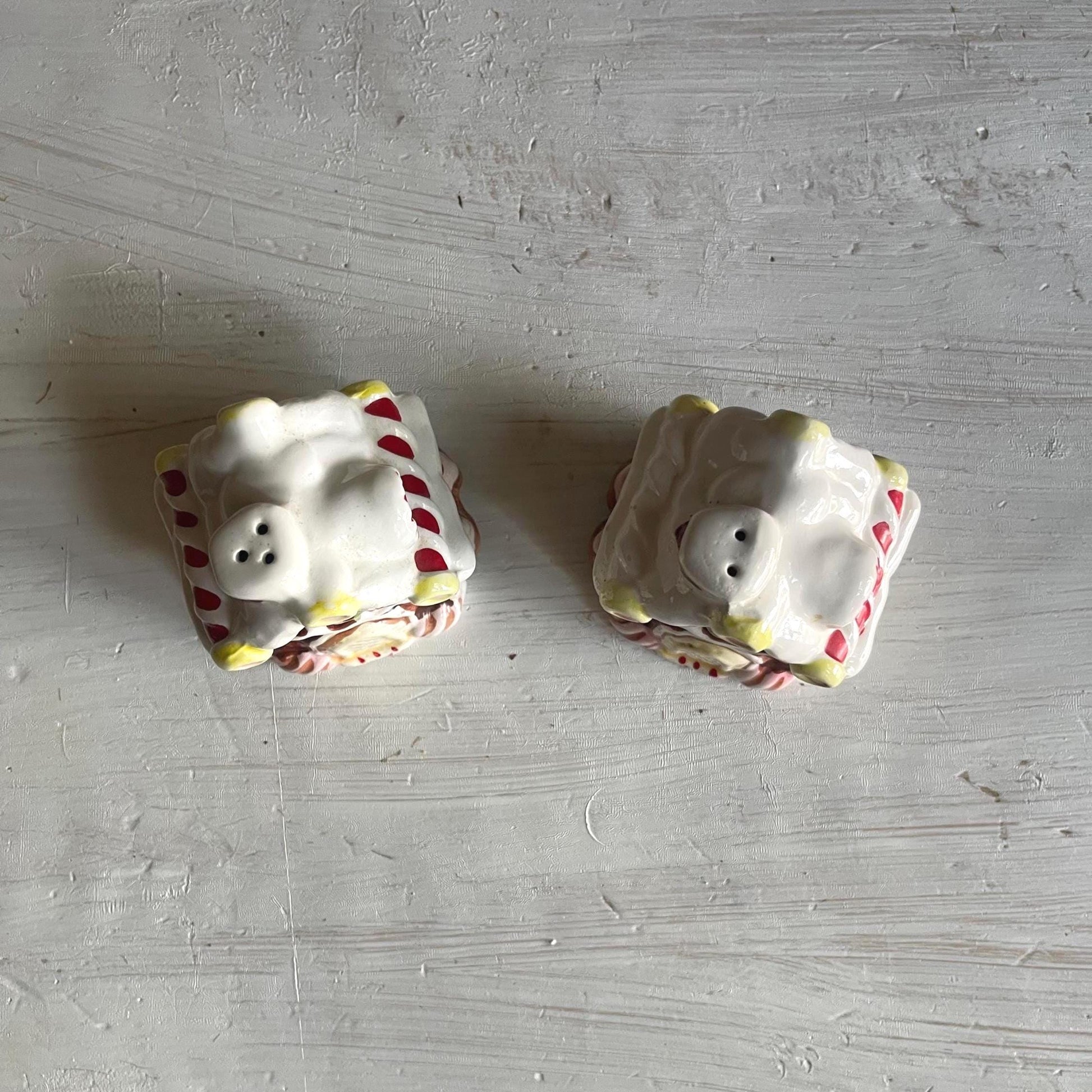 Vintage Gingerbread House Salt & Pepper Shakers | Christmas Salt and Pepper Set | Vintage Christmas | Gingerbread House Decor