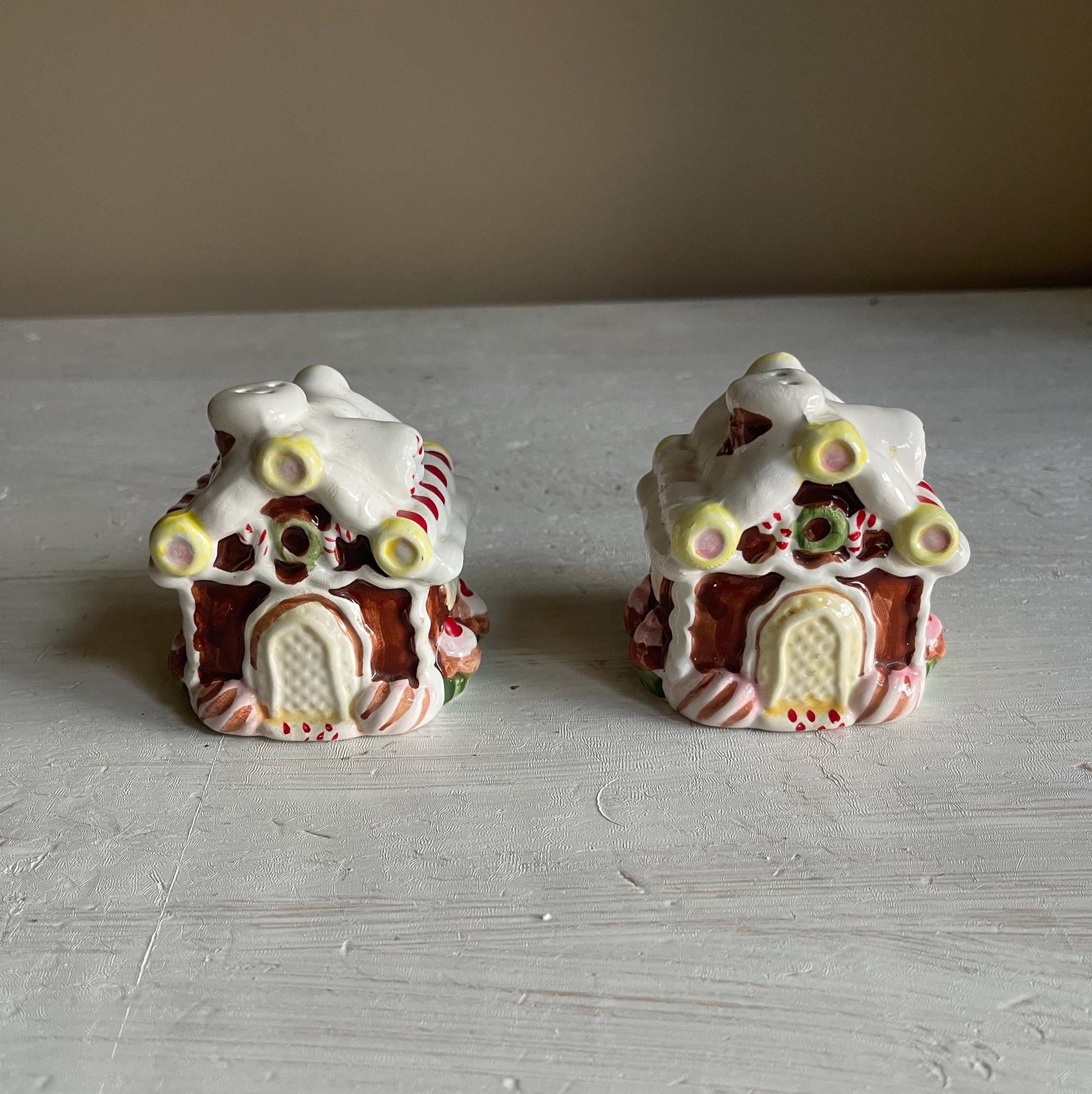 Vintage Gingerbread House Salt & Pepper Shakers | Christmas Salt and Pepper Set | Vintage Christmas | Gingerbread House Decor