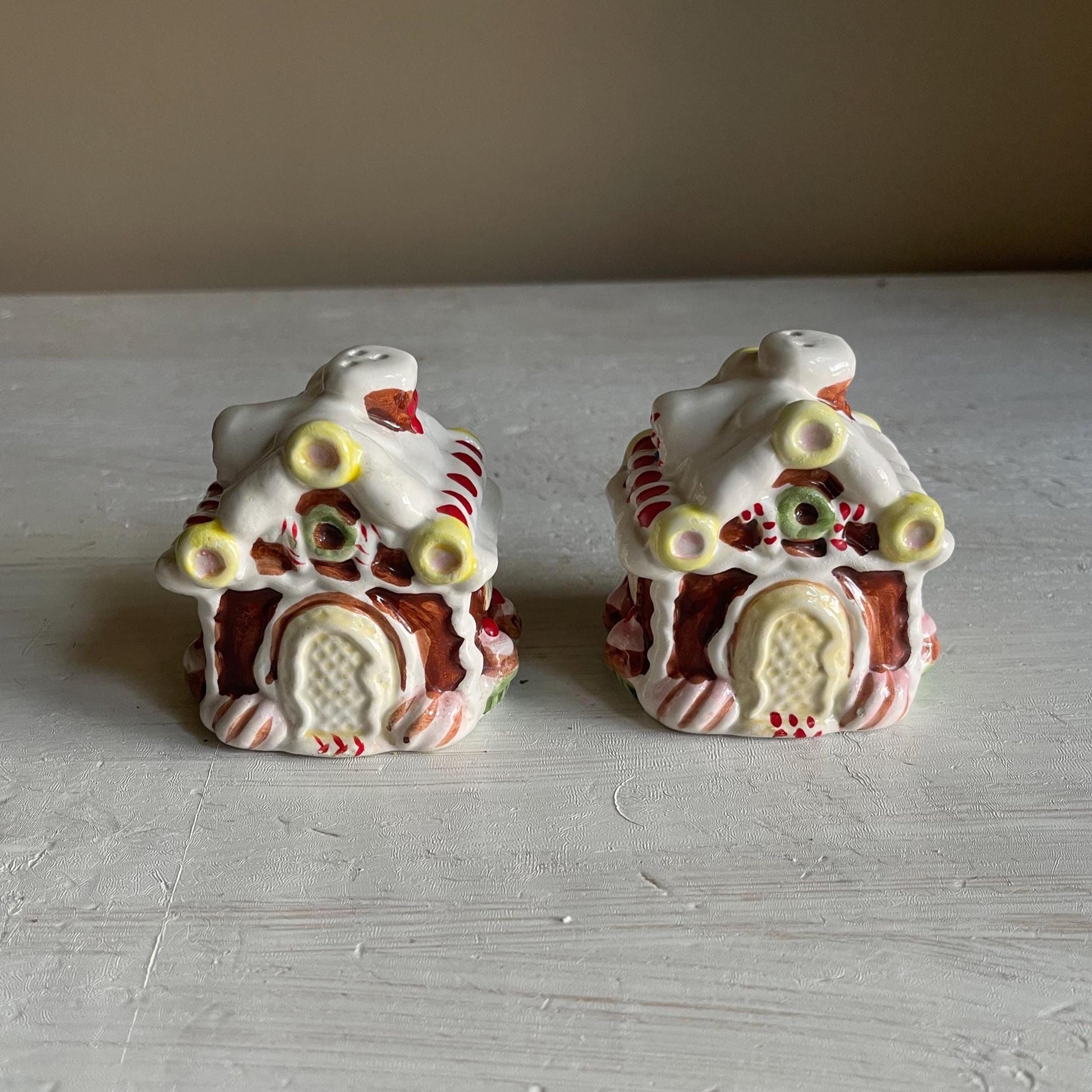 Vintage Gingerbread House Salt & Pepper Shakers | Christmas Salt and Pepper Set | Vintage Christmas | Gingerbread House Decor