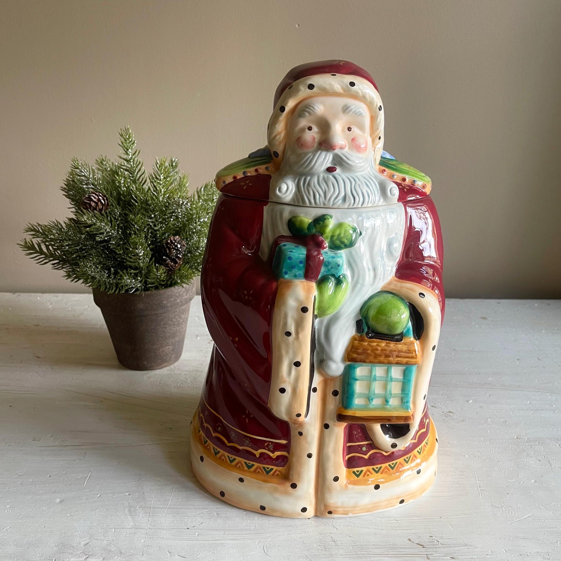 Vintage Santa Claus Cookie Jar: Christmas Kitchen Decor