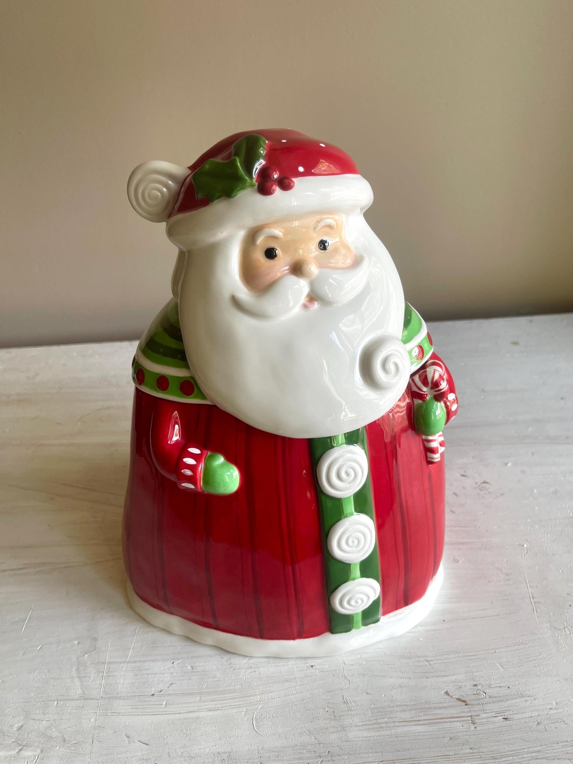 Vintage Santa Claus Cookie Jar: Christmas Kitchen Decor