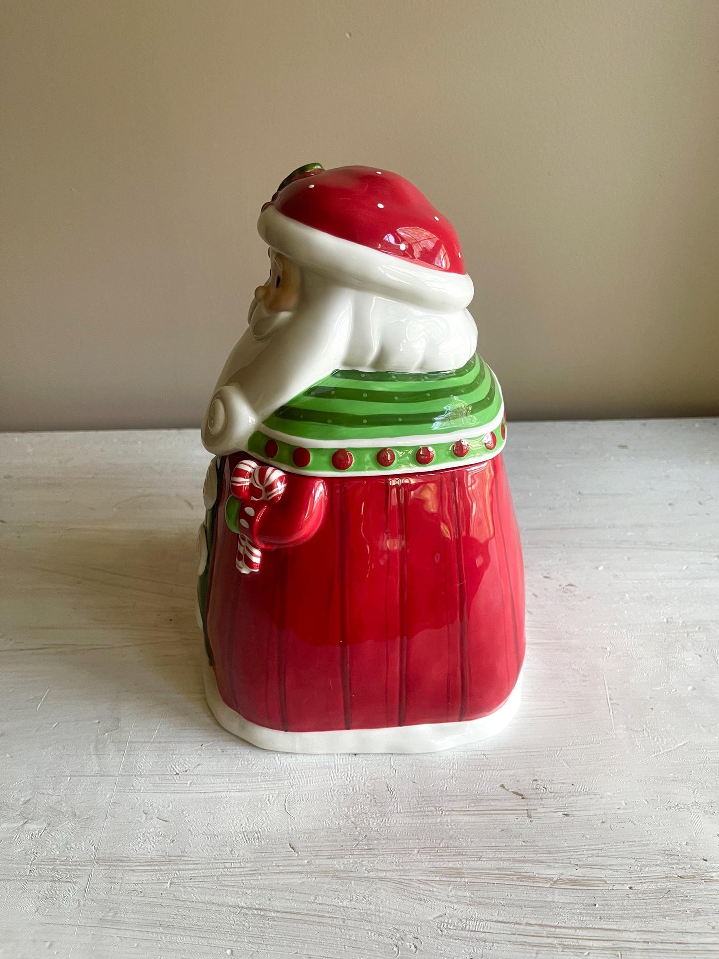 Vintage Santa Claus Cookie Jar: Christmas Kitchen Decor