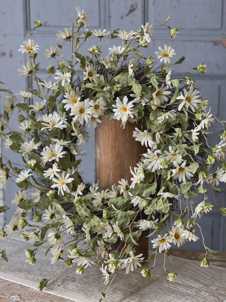 Spring Wreath - Cream Daisies - 28-Inch Spring Decor