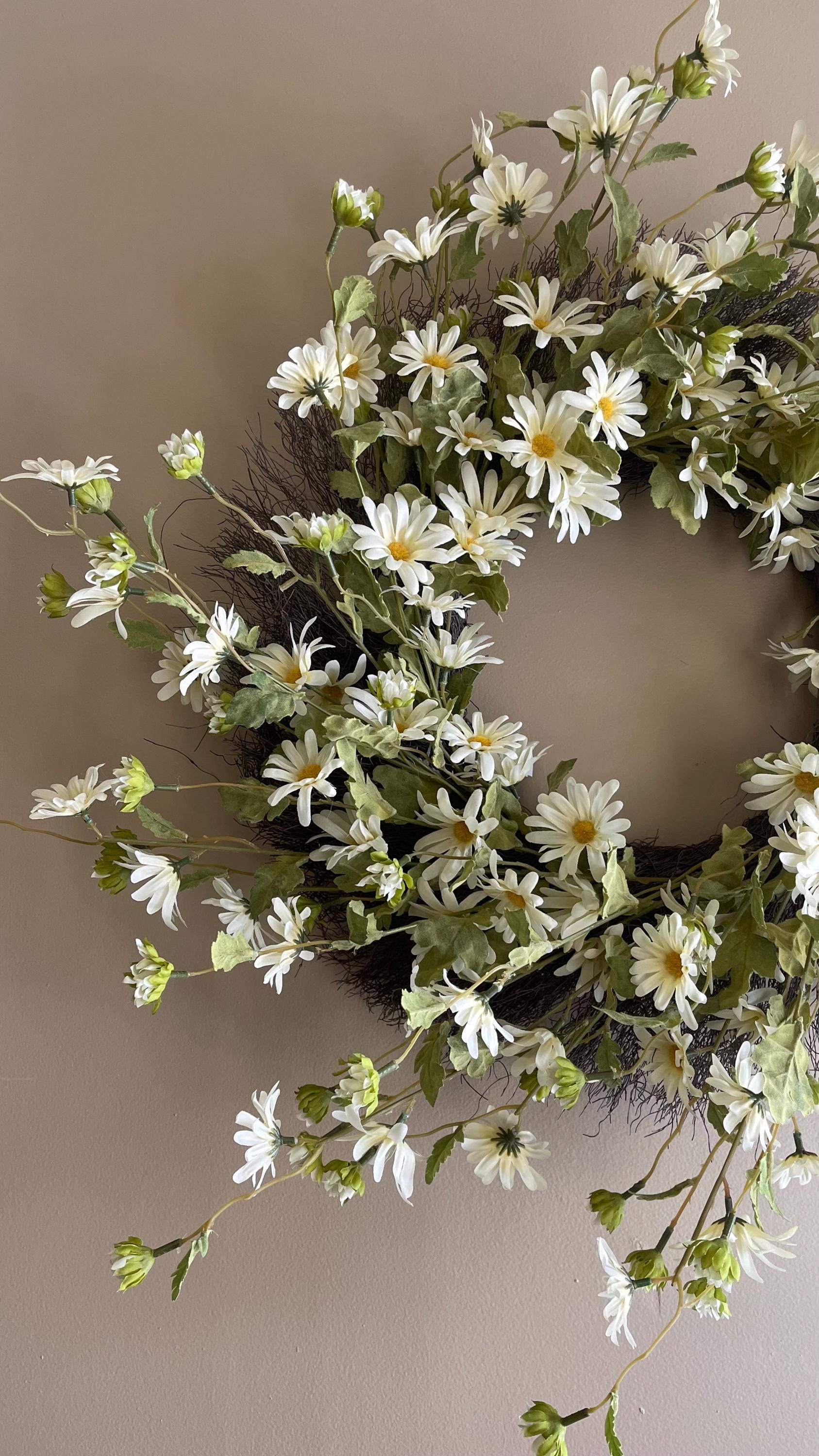 Spring Wreath - Cream Daisies - 28-Inch Spring Decor