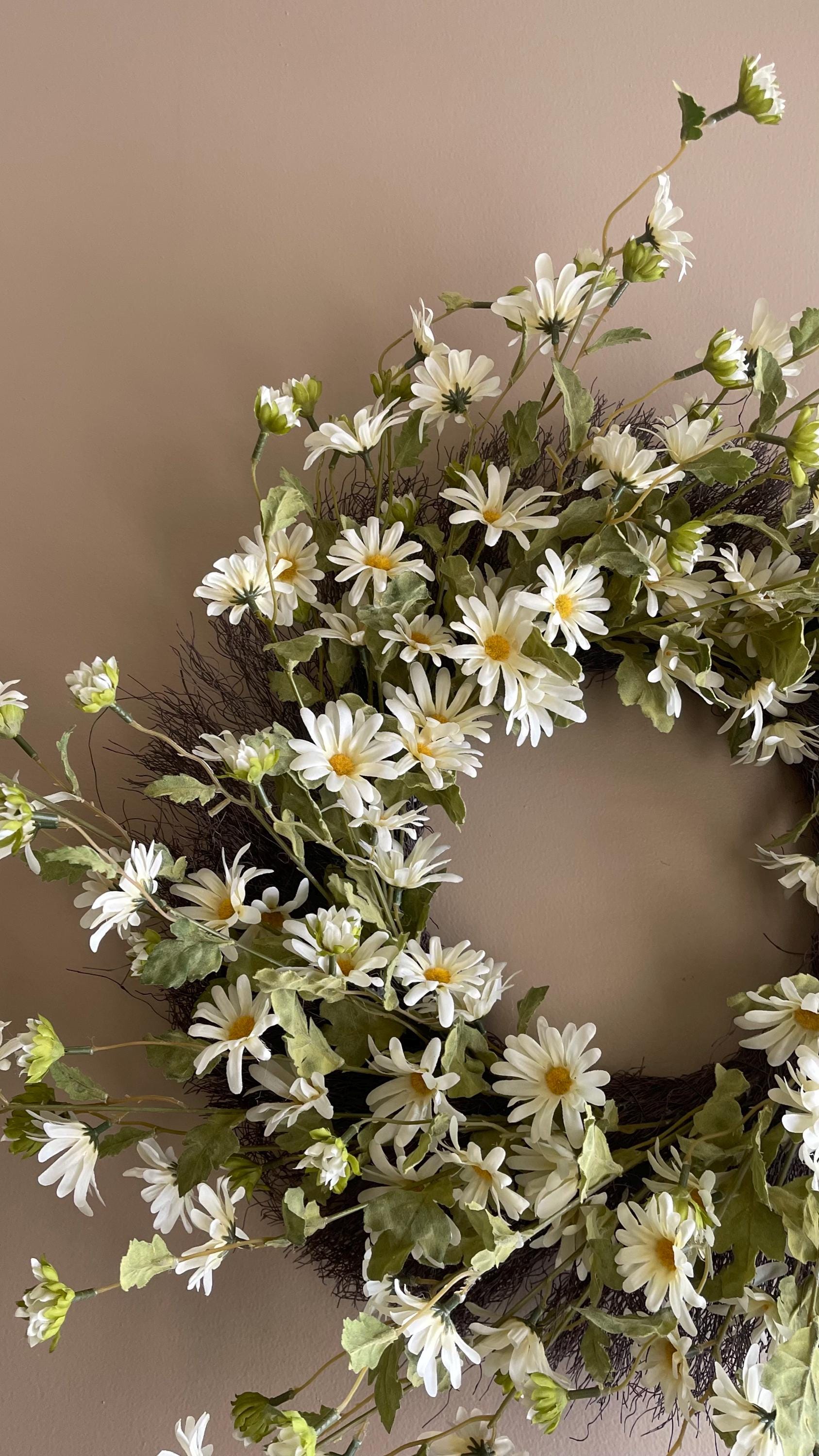 Spring Wreath - Cream Daisies - 28-Inch Spring Decor