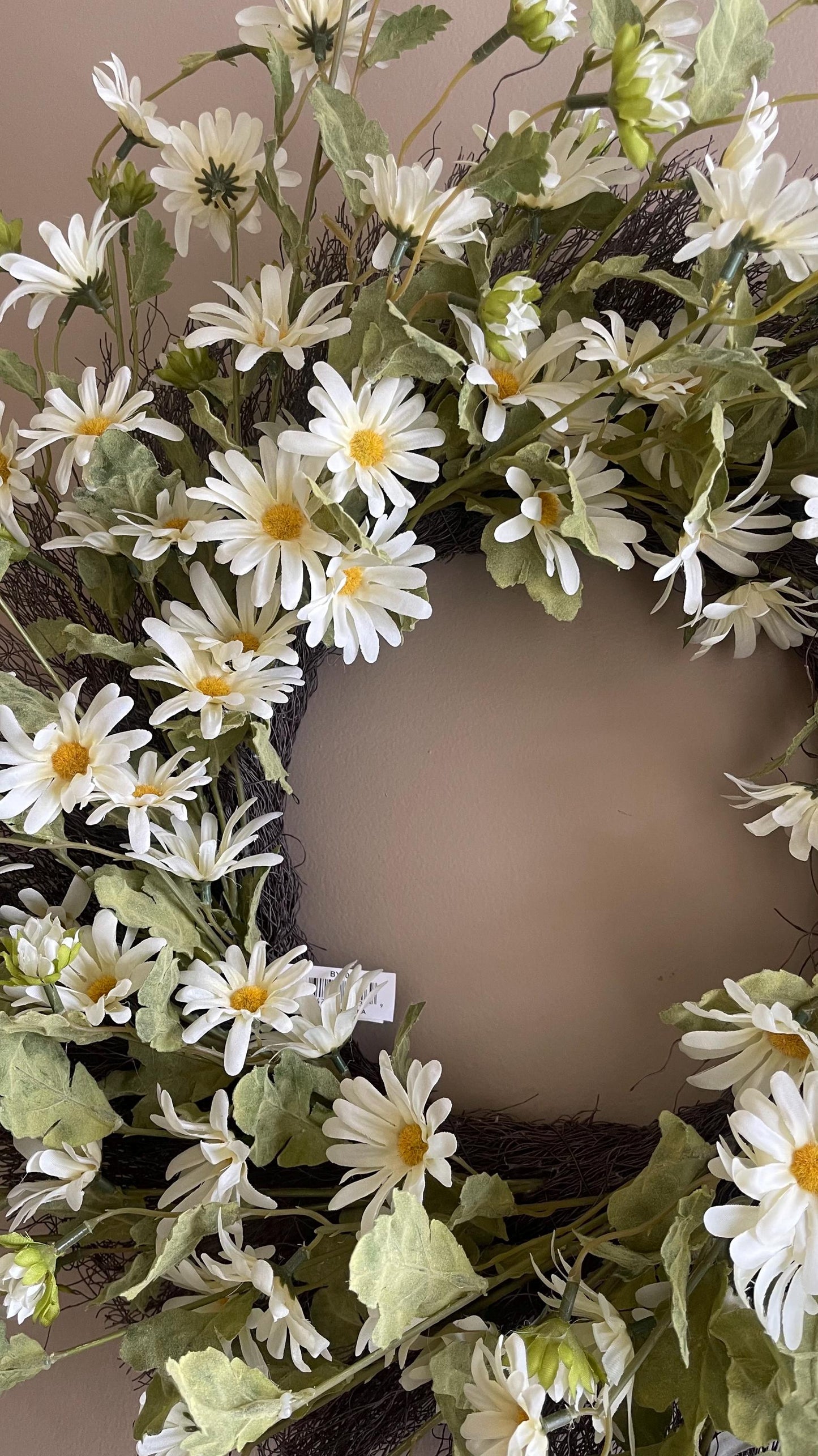 Spring Wreath - Cream Daisies - 28-Inch Spring Decor