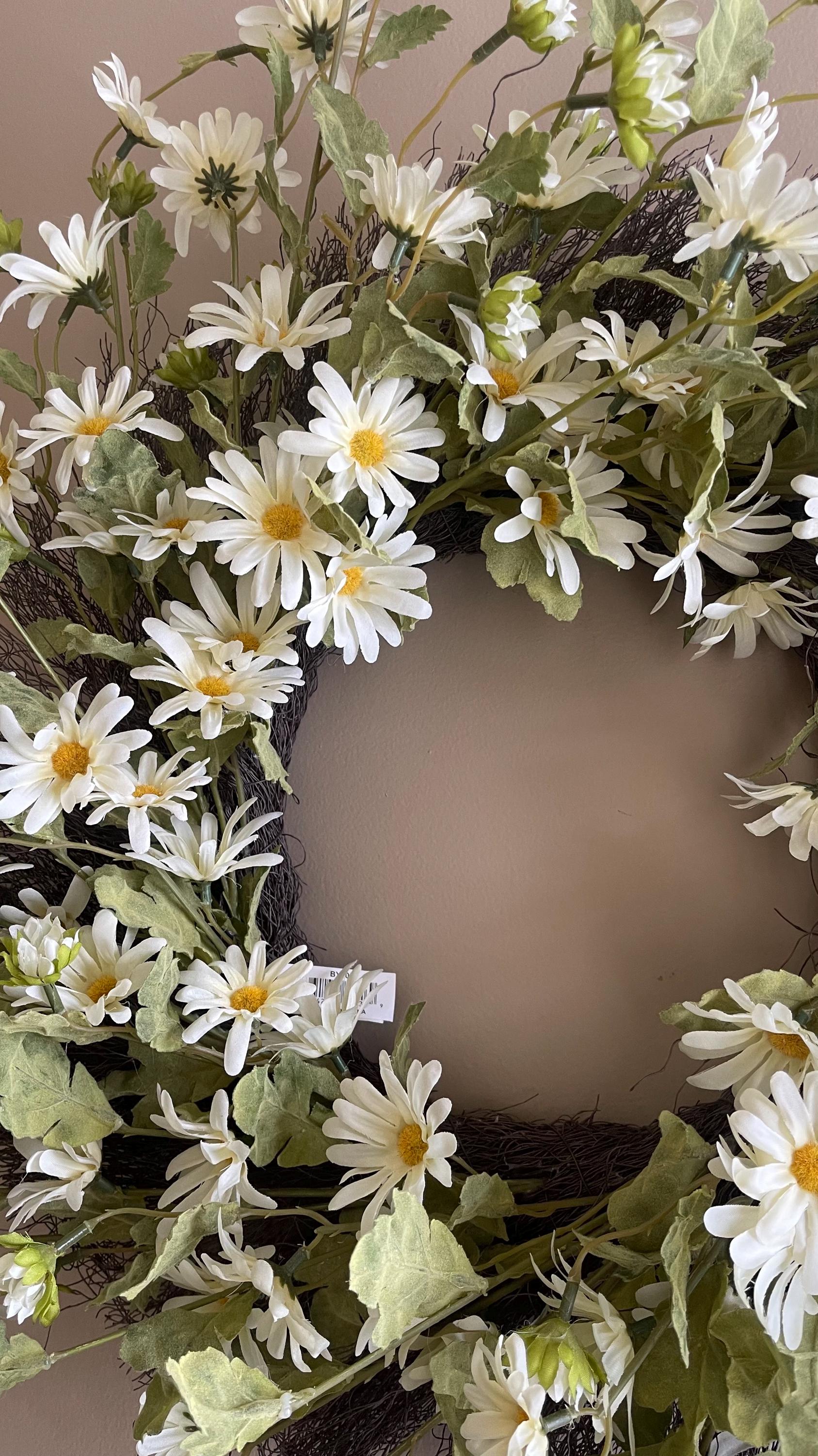 Spring Wreath - Cream Daisies - 28-Inch Spring Decor