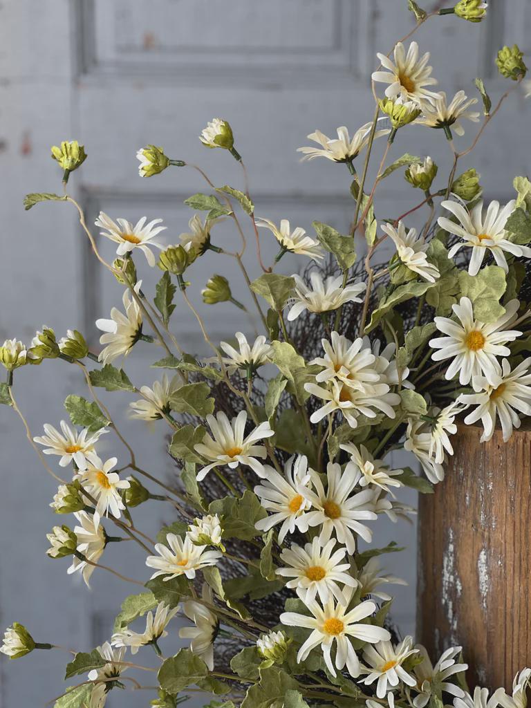 Spring Wreath - Cream Daisies - 28-Inch Spring Decor