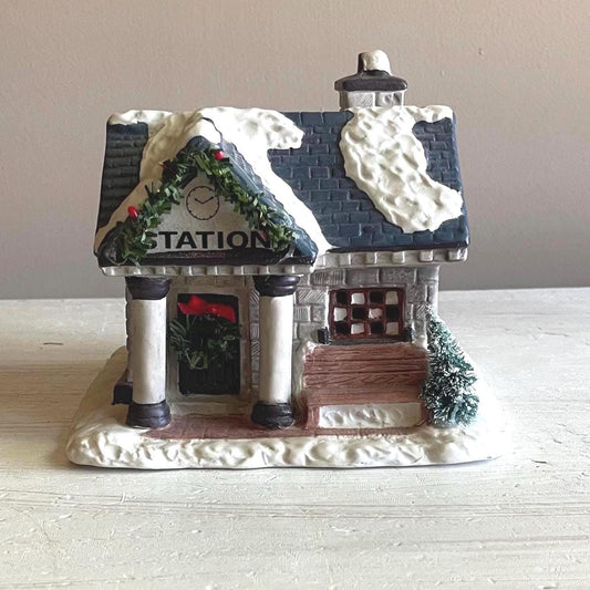Christmas Valley House - Hollyshire Place Train Station 1992