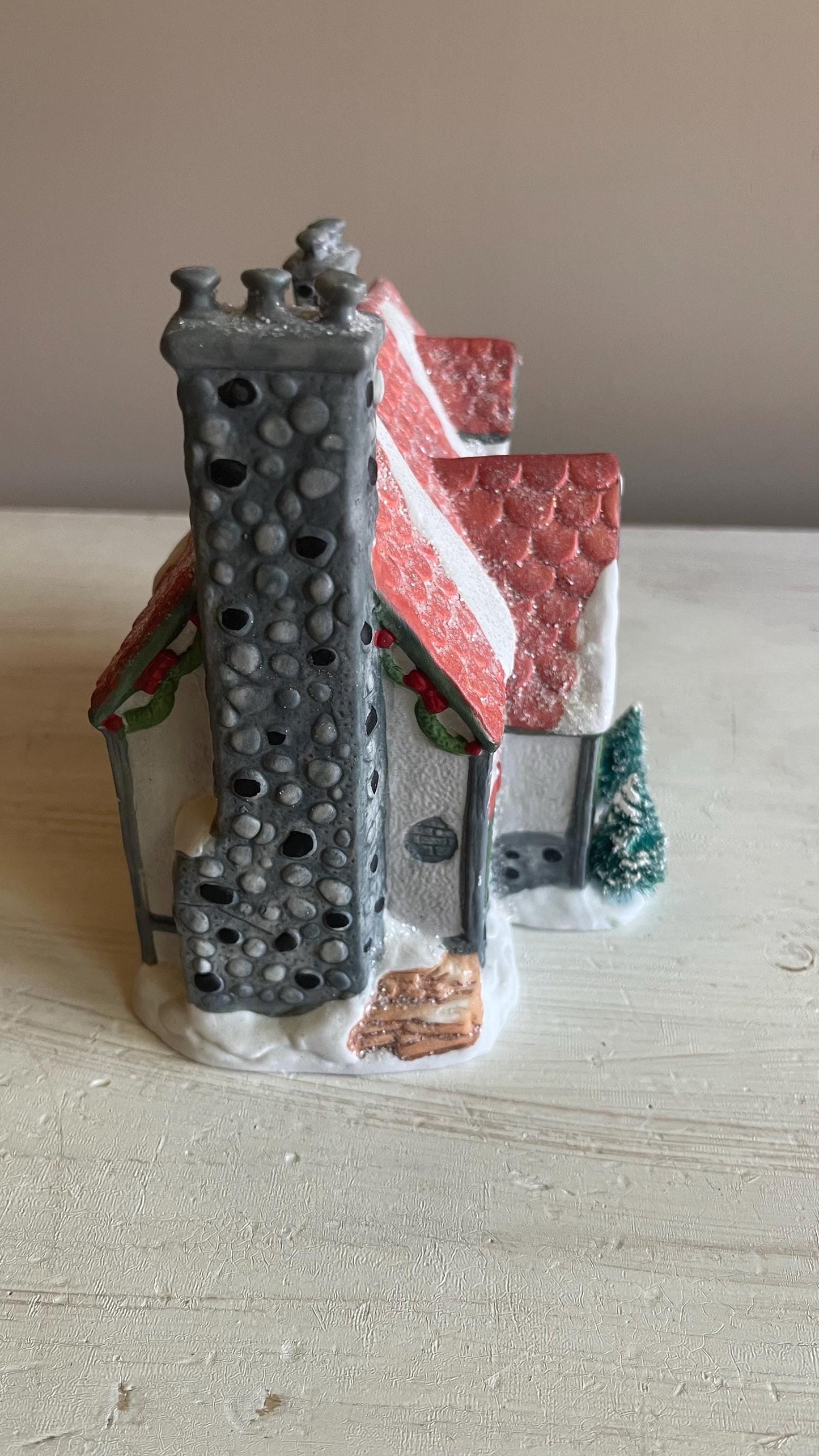 Vintage 1993 Kringle Town Santa's House | Lighted Christmas Village