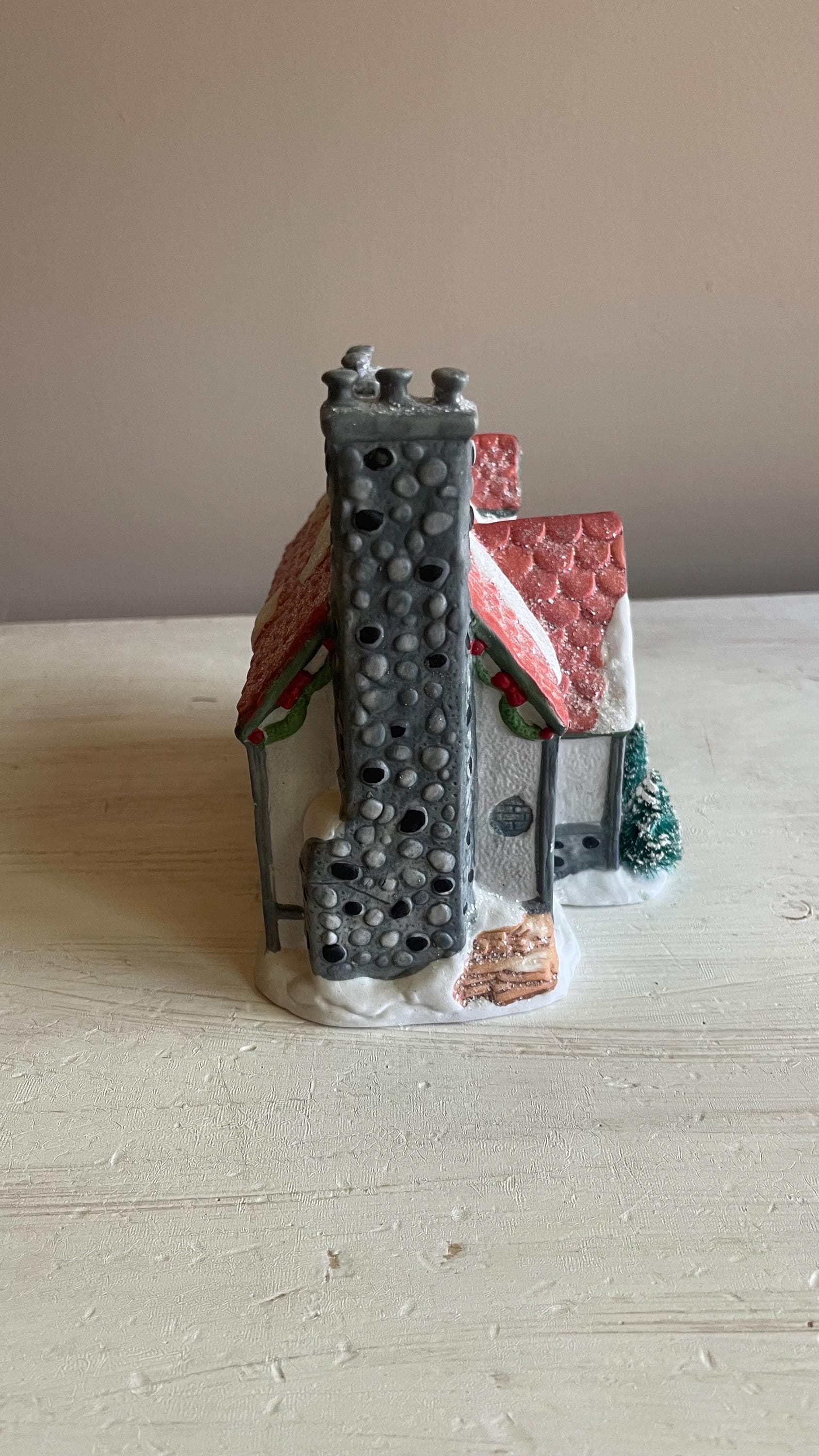 Vintage 1993 Kringle Town Santa's House | Lighted Christmas Village