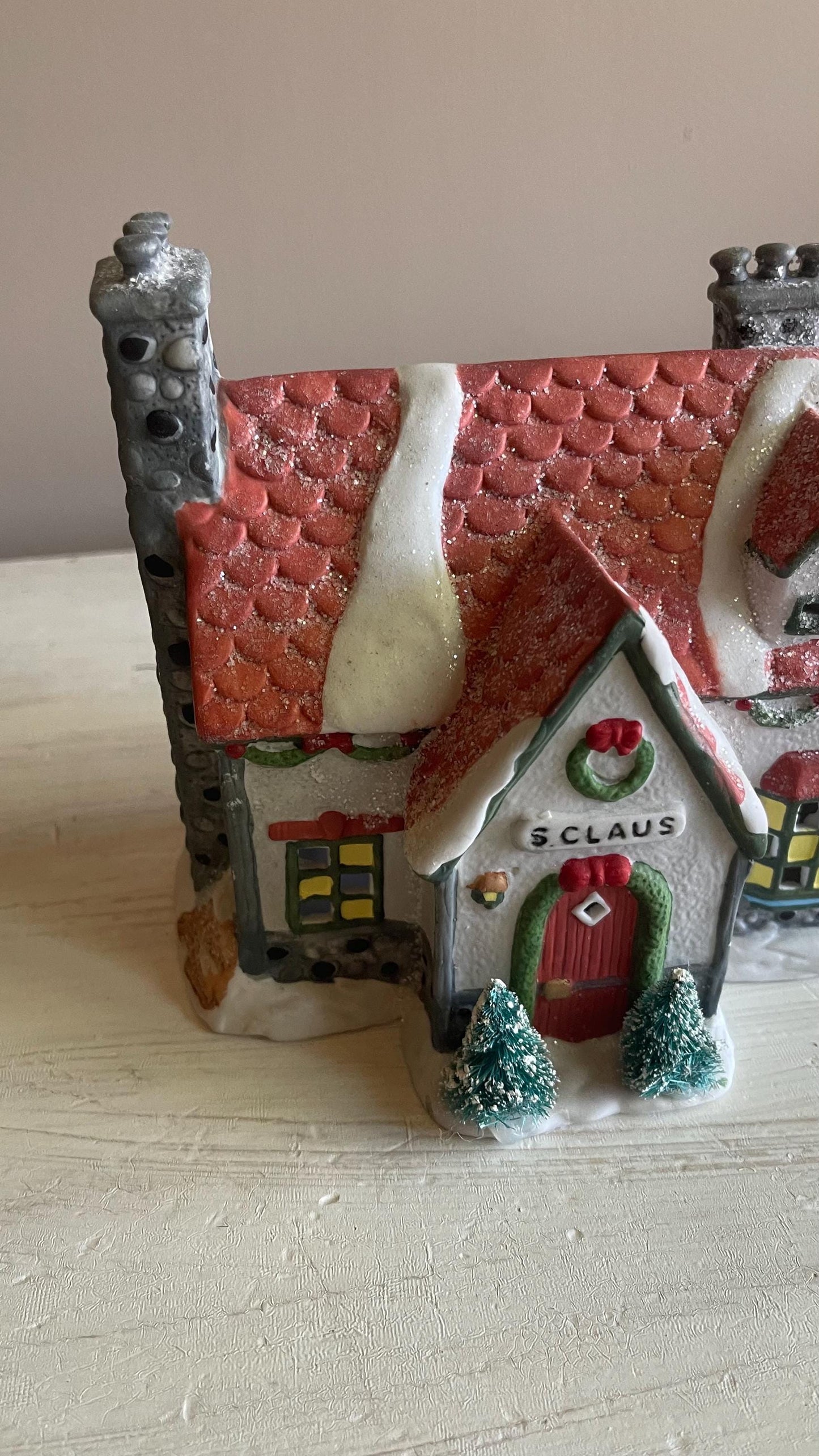 Vintage 1993 Kringle Town Santa's House | Lighted Christmas Village