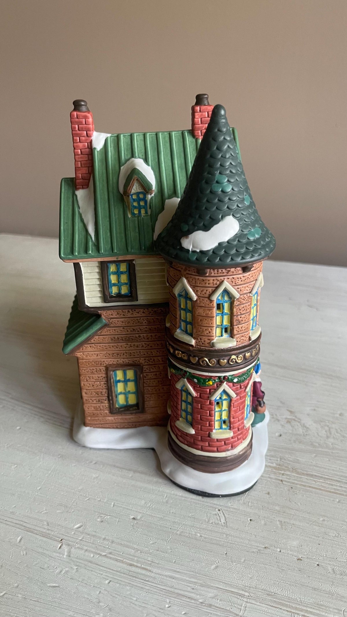 Christmas Streets Collection Doll Shoppe - Lighted Christmas Village
