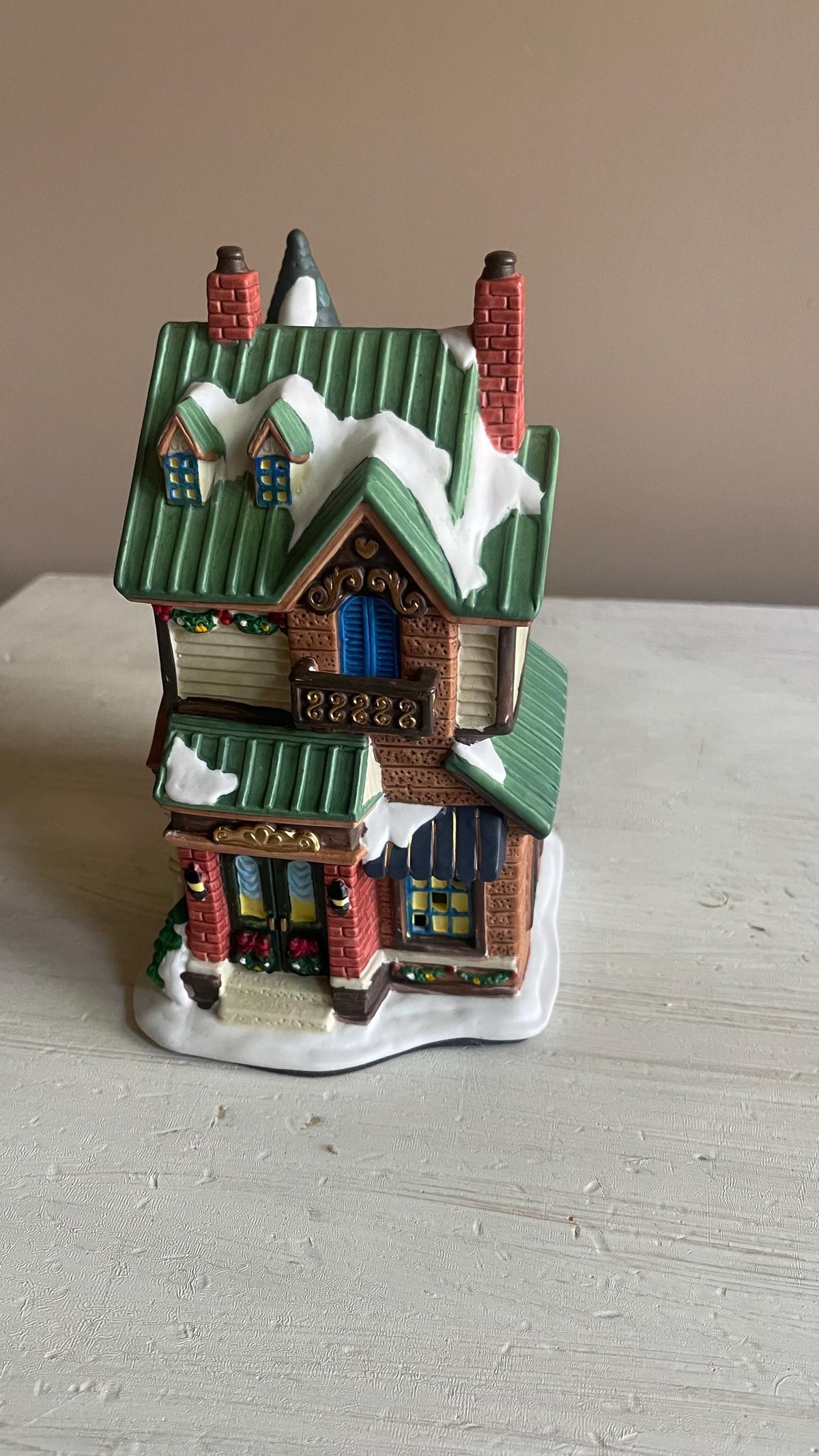Christmas Streets Collection Doll Shoppe - Lighted Christmas Village