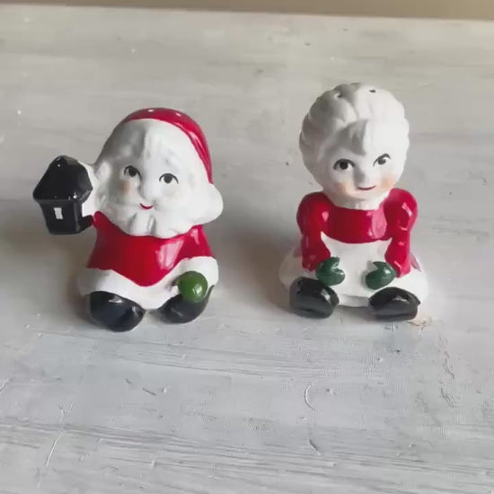 Vintage Santa & Mrs Claus Sitting Salt and Pepper Shakers | Christmas Salt and Pepper Shaker | Vintage Christmas
