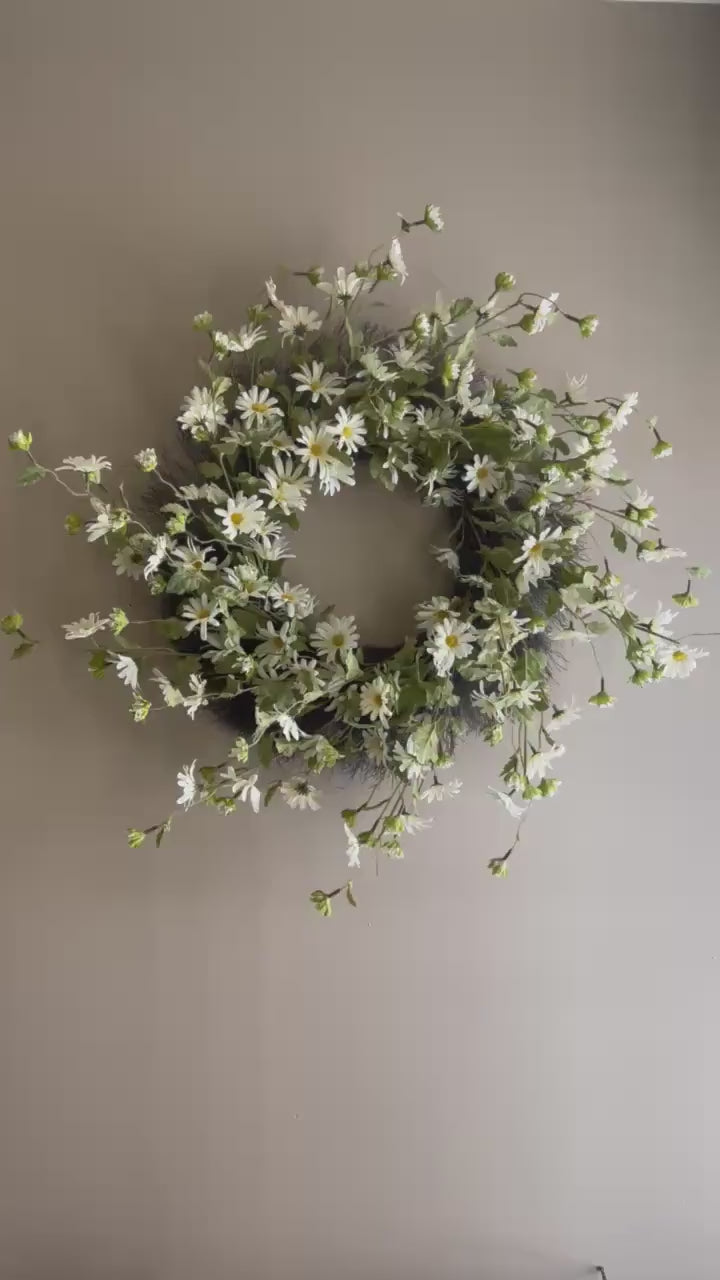 Spring Wreath - Cream Daisies - 28-Inch Spring Decor
