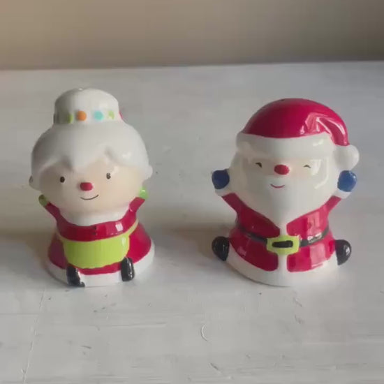 Vintage Santa & Mrs. Claus Salt and Pepper Shakers: Christmas Kitchen Decor