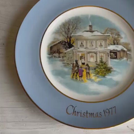 Vintage Avon 1977 Christmas Collector Plate: Holiday Village Scene
